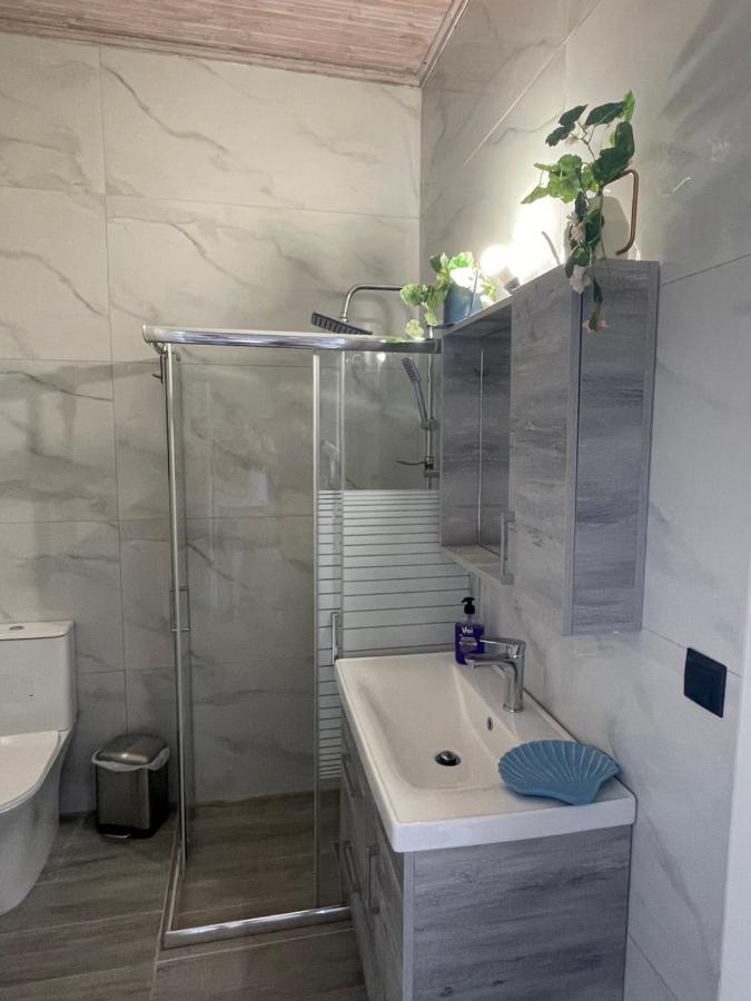 Aqua Mare Luxury Apartments Amfilochia Ngoại thất bức ảnh