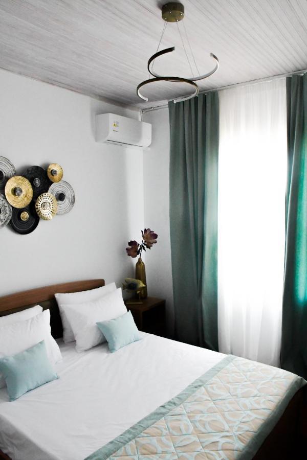 Aqua Mare Luxury Apartments Amfilochia Ngoại thất bức ảnh